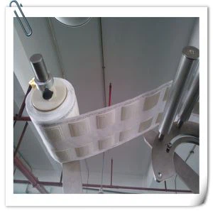 Tergantung telinga Kopi dalam dan beg luar Mesin pembungkusan